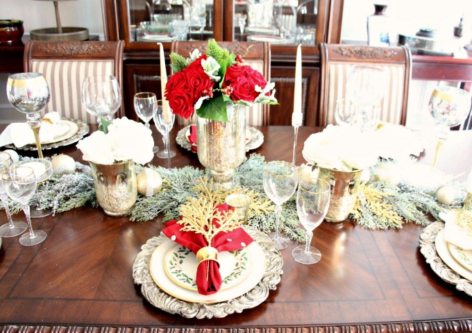 Red, gold, and white dining room tablescape