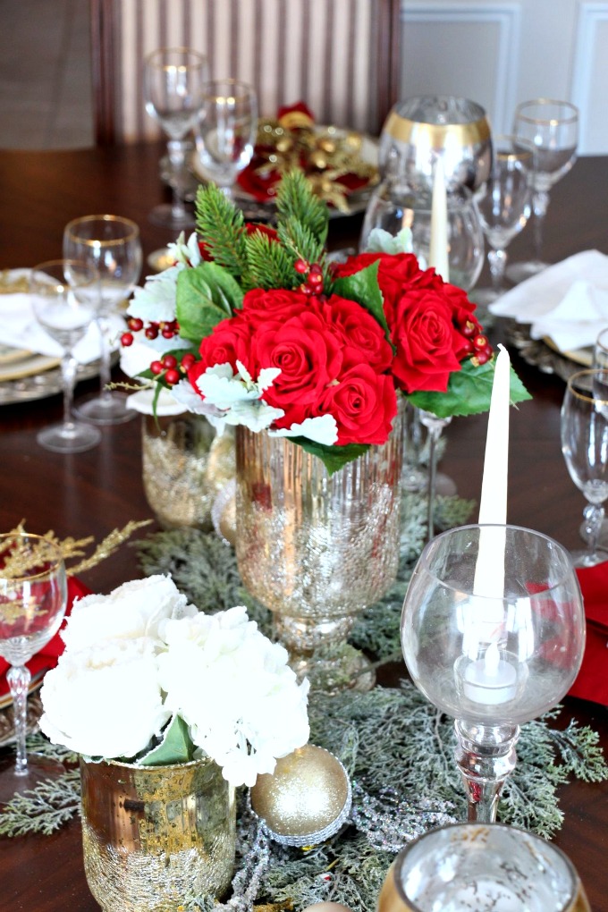 Red, white, and gold tablescape Yourstrulyjenn.com