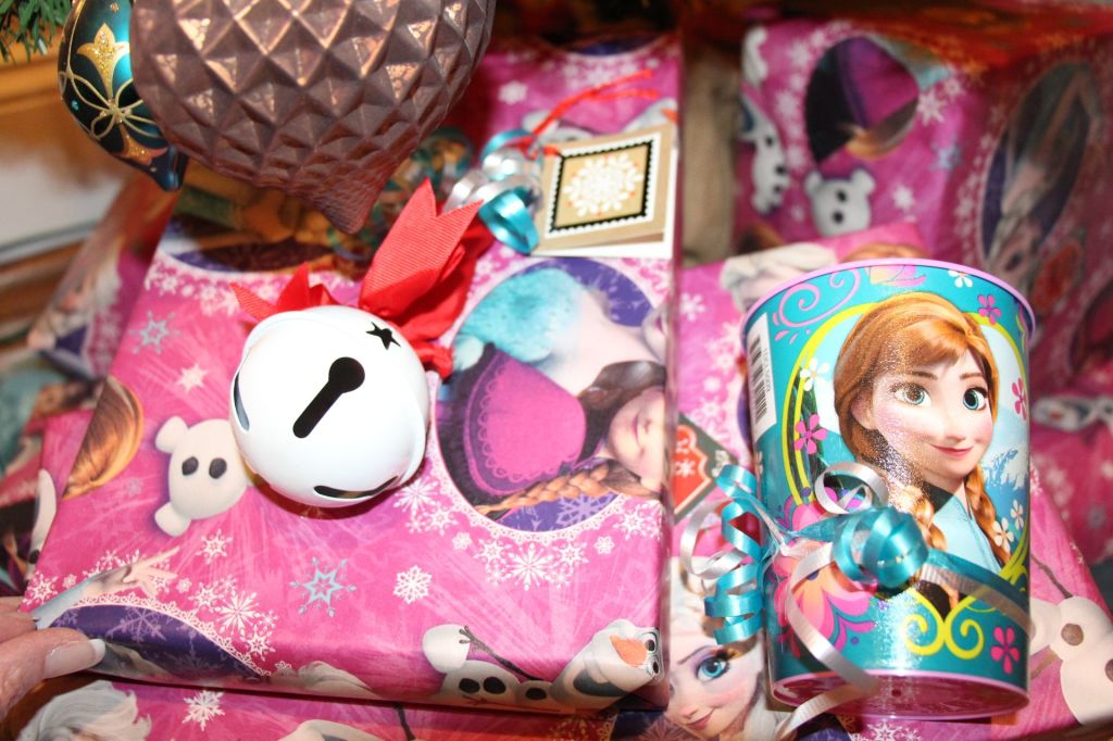 Frozen wrapping paper