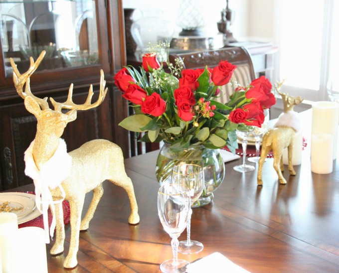 gold reindeer table setting