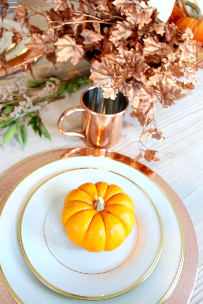 How to use mixed metals in your fall decorating. jennelyinteriors.com