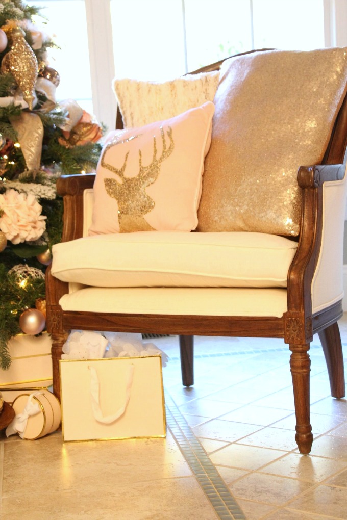 Blush and white pillows Yours Truly Jenn Holiday Tour 2016. www.jennelyinteriors.com