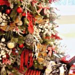 The Best Way to Decorate Your Tree Step-By-Step