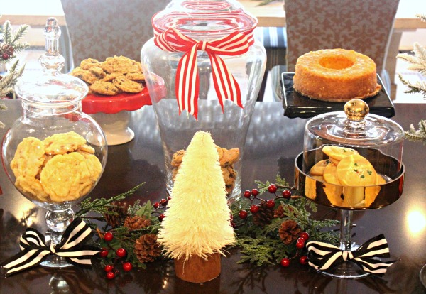 Host an amazing cookie exchange for your friends at Christmas. jennelyinteriors.com