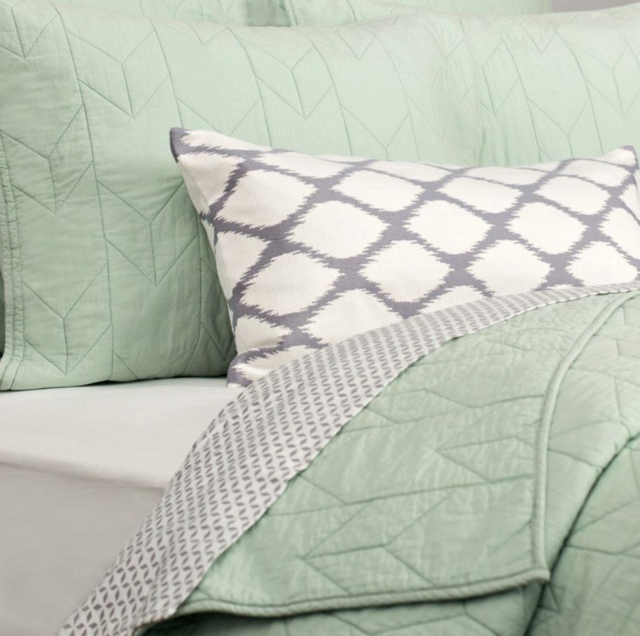 Use this luxurious lightweight summer bedding by Crane and Canopy. www.jennelyinteriors.com