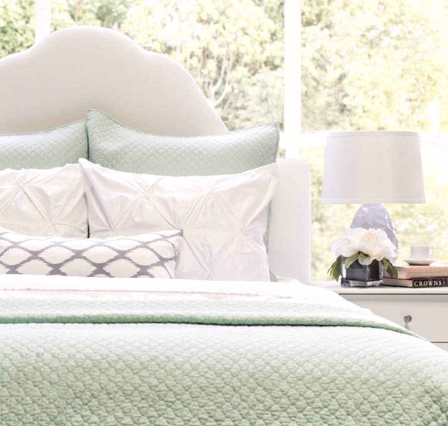 Use this luxurious lightweight summer bedding by Crane and Canopy. www.jennelyinteriors.com