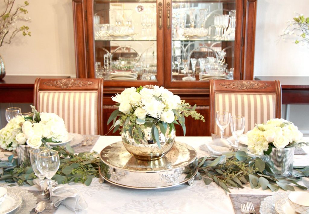 I loved using gold and silver to create a neutral palette in my dining room this Christmas.